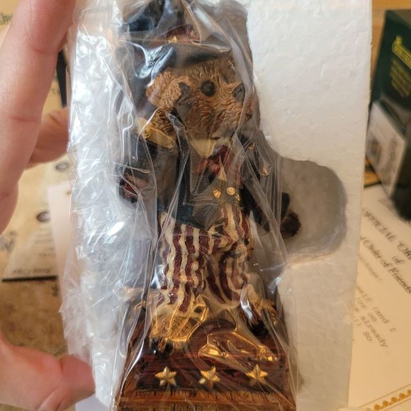 Boyd's Bears Friend of Bears 96-97 Uncle Elliot Full Set Pin & Stuffed Bear - Picture 4 of 8